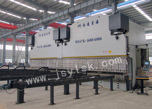 雙機(ji)聯動折彎機