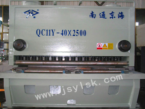 QC11Y-40*2500液壓閘式剪闆(pan)機