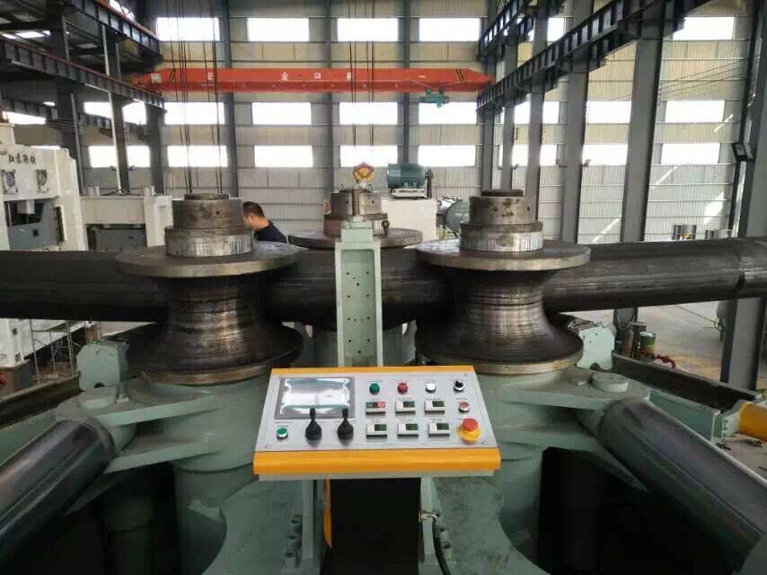 世界(jie)最大的型材彎(wān)曲機