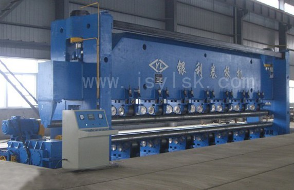 船(chuán)用卷闆(pan)機