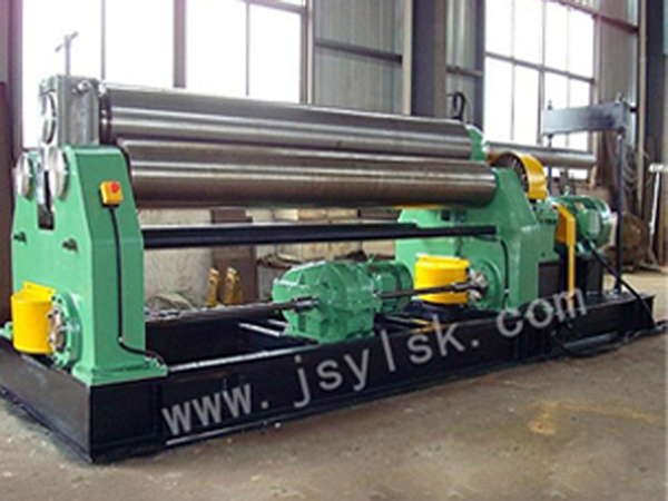 機械(xie)三輥對稱式卷闆(pan)機