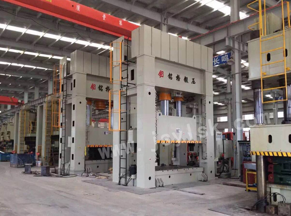 YL27系列(liè)框架式(shi)液壓機(jī)