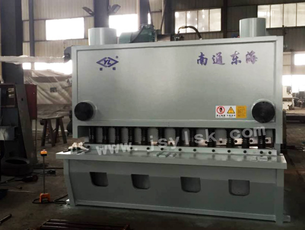QC11Y系列液壓(ya)閘式剪闆機(jī)