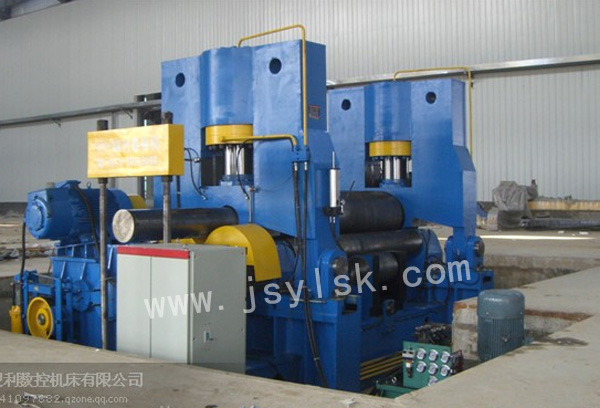 大型上(shàng)輥萬能式卷闆(pǎn)機