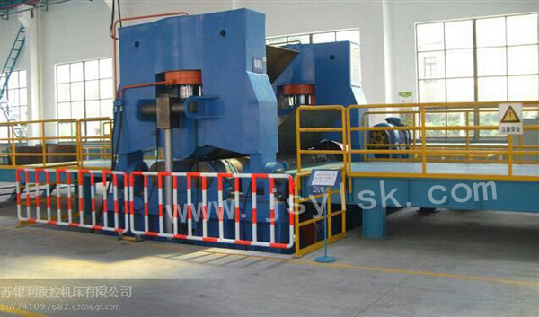 大型上輥萬能(néng)式卷闆機