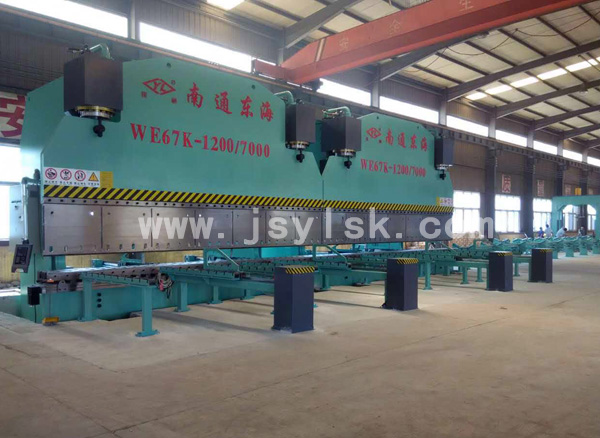 WC67Y/E系(xi)列雙機(ji)聯動折(she)彎機