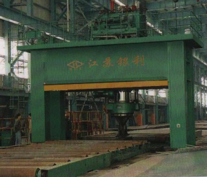 YL-78系(xi)列龍門(men)式液壓(ya)機