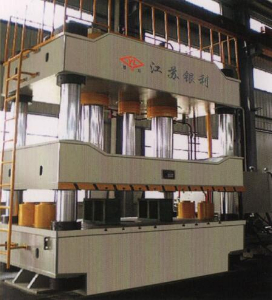 YL32四(si)柱液壓機