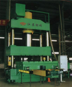 YL32-500C四柱(zhu)液壓機