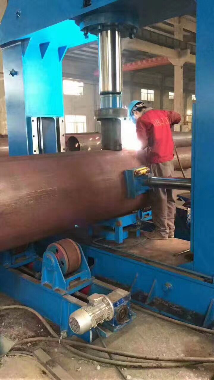 南(nan)通東海機床集團(tuan)制管/鐵塔專用設(shè)備