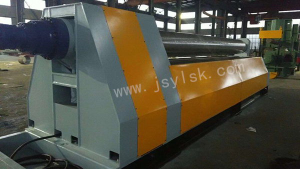 四輥(gǔn)卷闆機