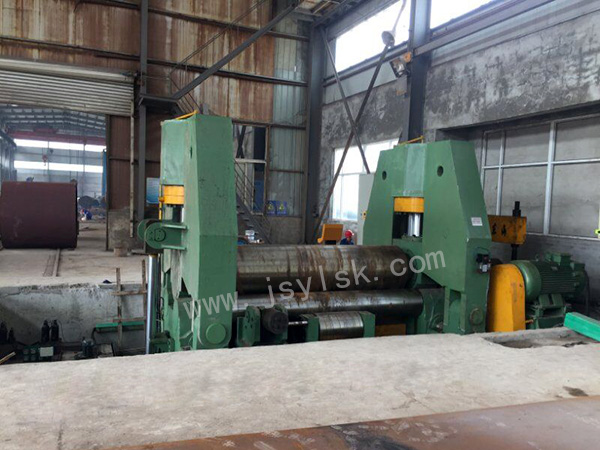 大(dà)型上輥萬能式卷(juàn)闆機