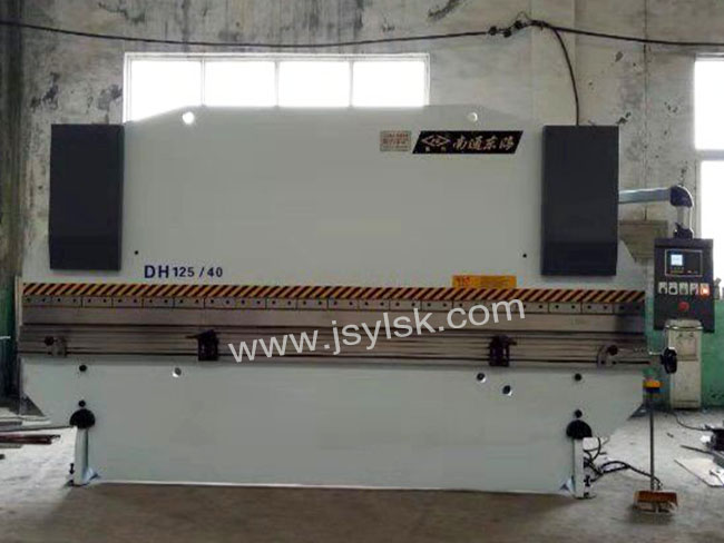 WC67Y-125/4000液壓折彎(wan)機