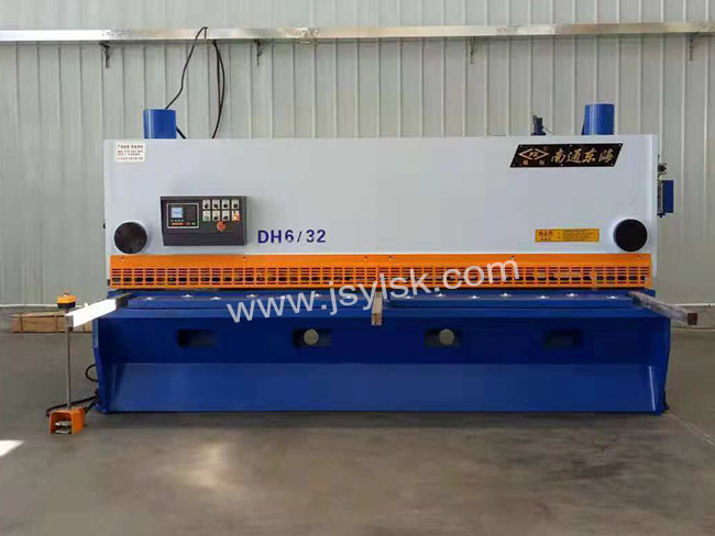 QC11Y-6*3200液壓剪(jiǎn)闆機