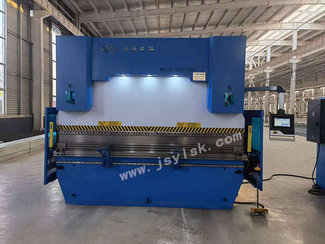WE67K-200/3200數控(kòng)折彎機